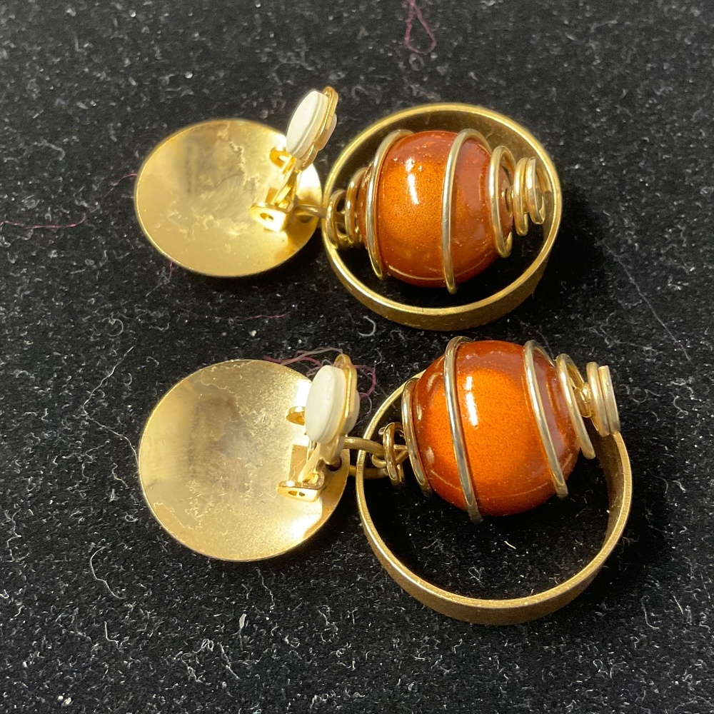 Vintage Dangle Goldtone Clip Earrings - Picture 5 of 6